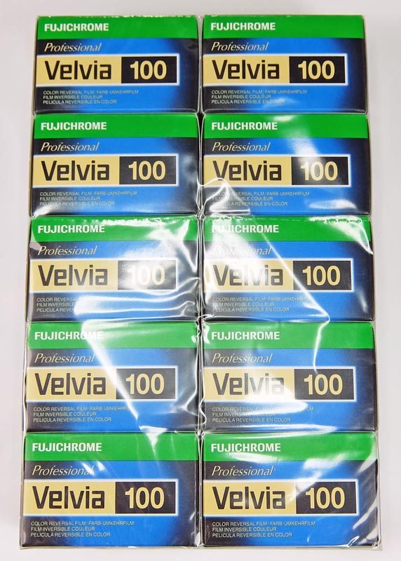 Fuji Velvia 100 DIAPO 100 ISO lot de 10 films 36 poses, peremption 08/2017