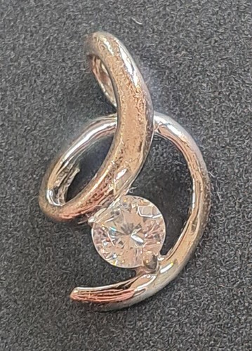 Estate Jewelry CZ .925 Sterling Silver Small Pendant 5/8"
