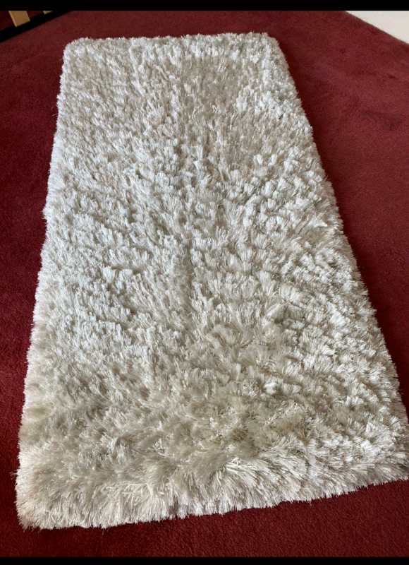 Plush deep pile rug in excellent condition. in Ely, Cambridgeshire