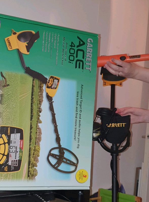 Garrett ace 400i metal detector + Garrett carrot pin pointer in