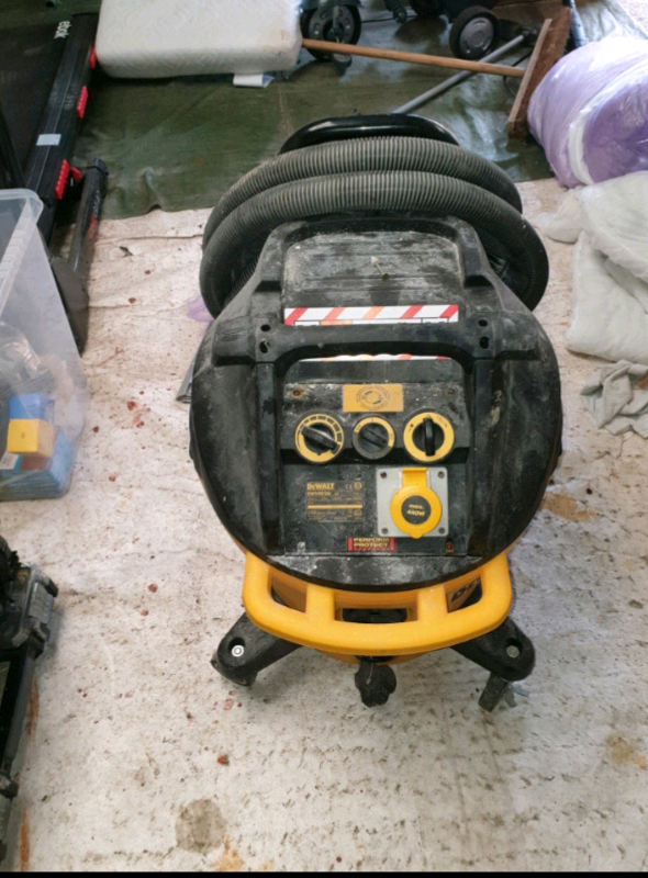 Dewalt hoover in Renfrew, Renfrewshire Gumtree