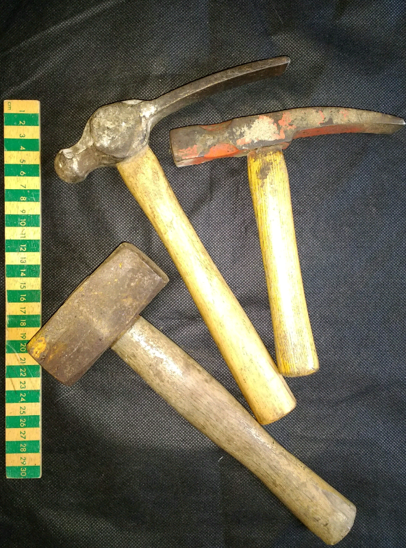 Vintage masonry tool kit masonry & lump hammers and 5 trowels in
