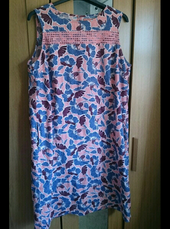 size 18 gown