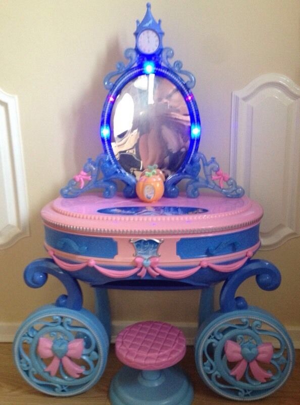 Cinderella Disney dressing table and stool in Finnieston, Glasgow