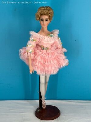 Seymour Mann - Connoisseur Doll Collection - 21" Porcelain 'Ballerina' Doll