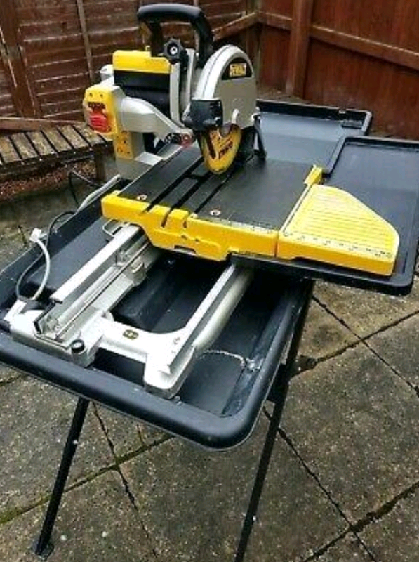 DeWalt D24000 240V Wet Tile Saw Cutter in Ascot, Berkshire Gumtree