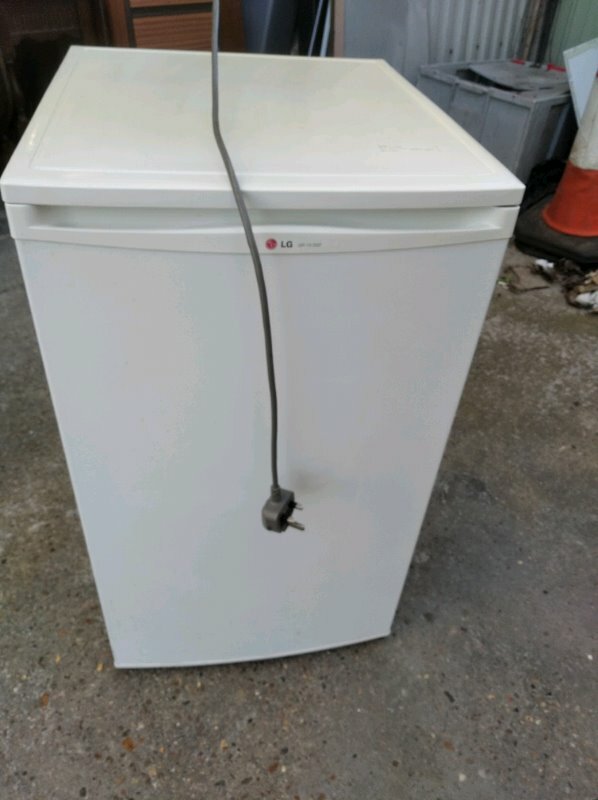 Currys LG Under Counter Fridge with Ice Box GR151SSF *free local area