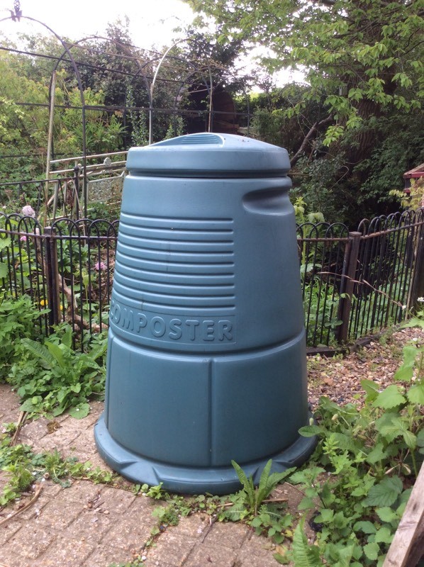 Garden compost bin