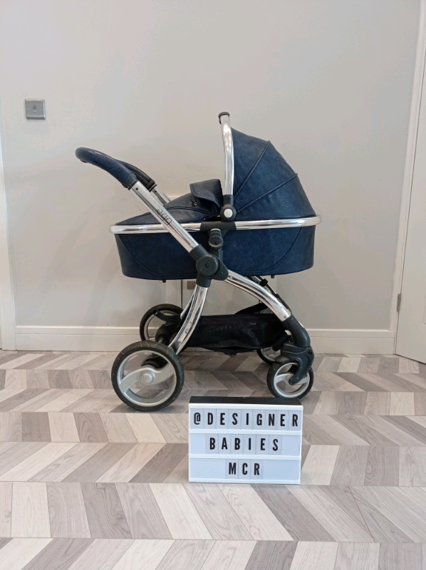 🦖 BabyStyle egg pram travel system in Jurassic blue loads of extras