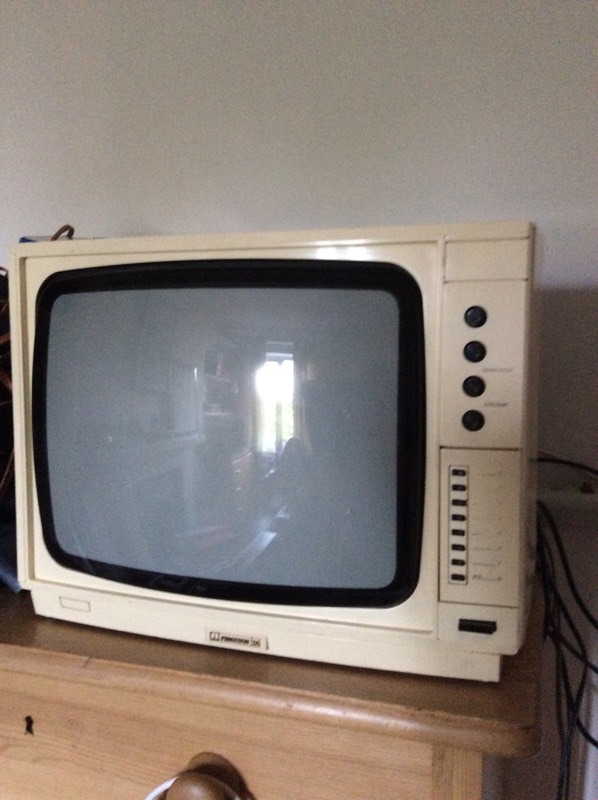 Ferguson TX Vintage portable colour TV 1980s, 14" great for Space