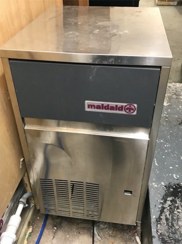 48kg commercial ice machine. Can deliver in Saltash, Cornwall Gumtree