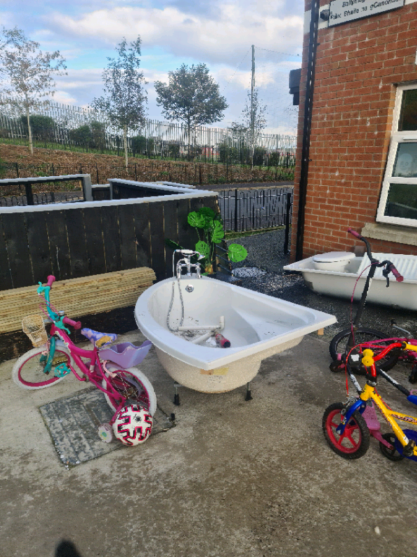 Corner Bath for sale excellent condition in Londonderry, County