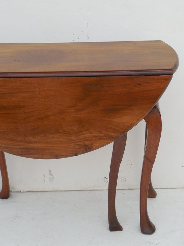 Antique George III Mahogany Drop Leaf Table, circa 1765-75