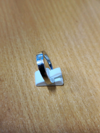 9ct WHITE GOLD BLUE TOPAZ RING