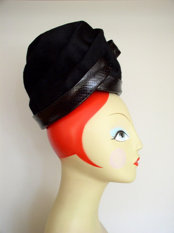 Vintage 1950s Christian Dior Chapeaux Womens Hat Black Fur Felt Snakeskin Toque