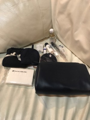 United Airlines Toiletries Amenity Kit Vintage ?