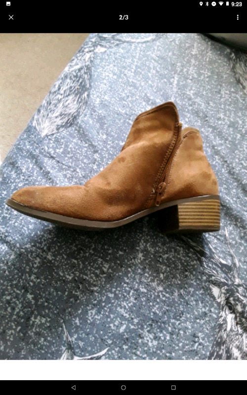 boots tan colour