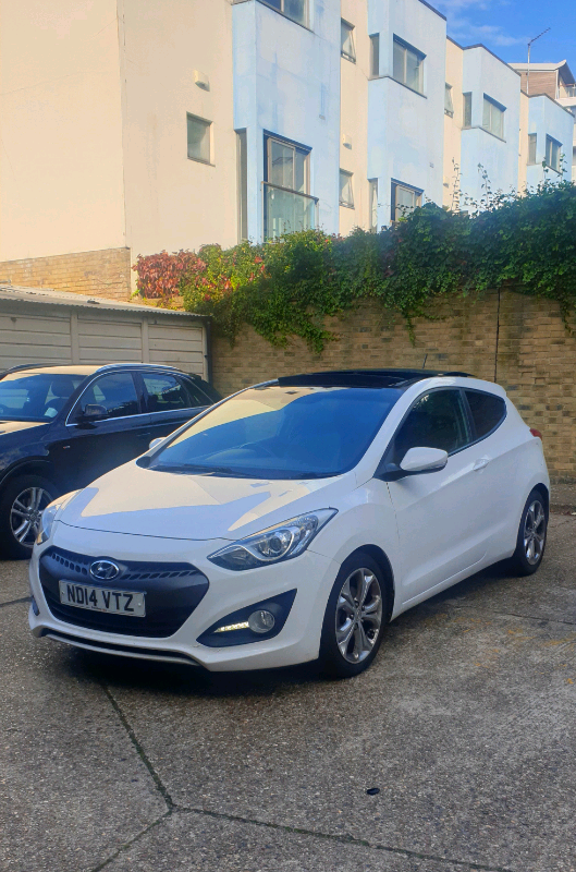 Hyundai i30, Sport Nav, Sunroof, £20 Tax, 2014, 3dr, Manual, White in