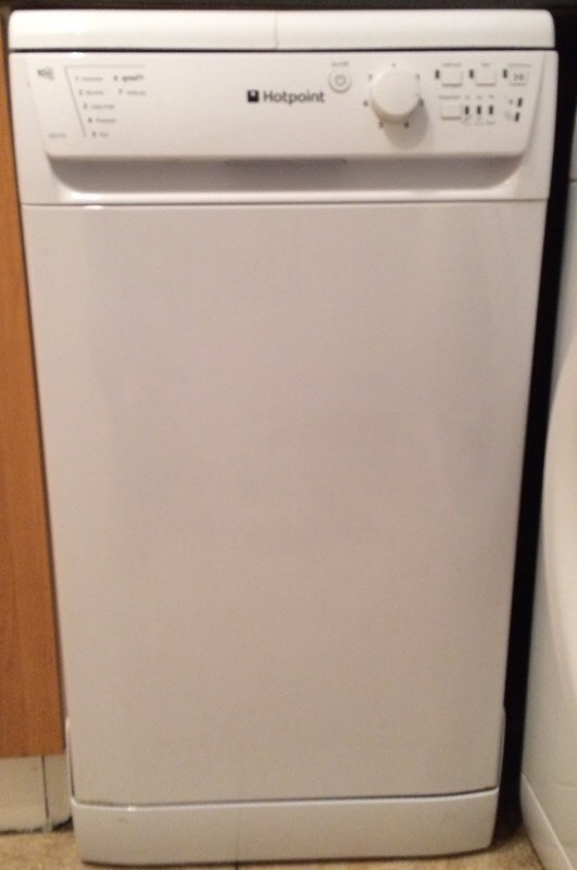 Hotpoint SDL510 Freestanding 45cm wide Dishwasher in Reading