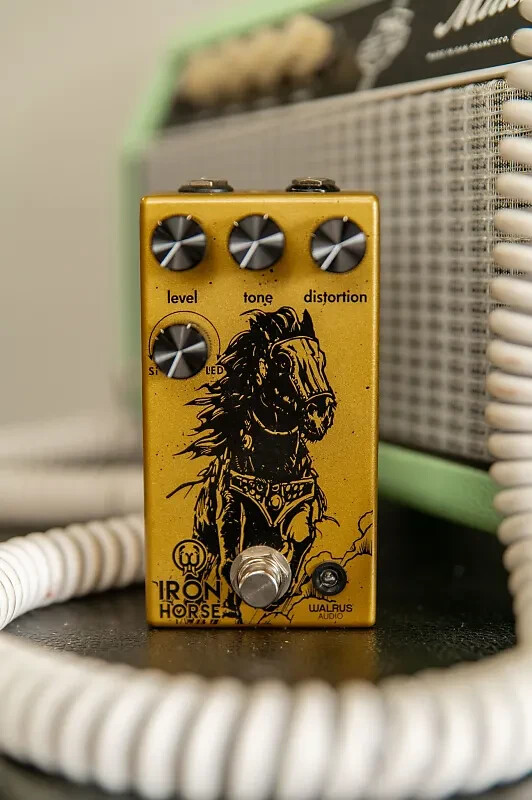 Walrus Audio Iron Horse V3 high gain distortion