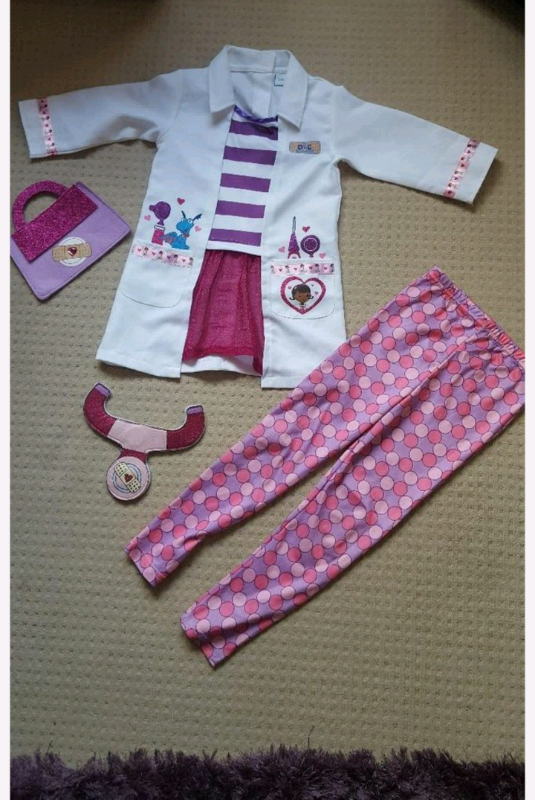 Doc Mcstuffins Dressing Up With Stethoscope And Doctor Bag In