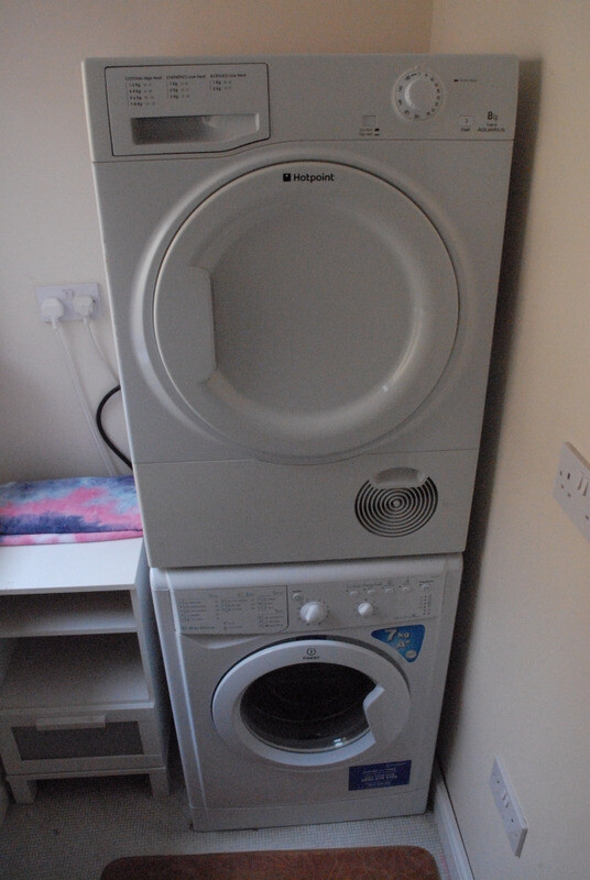 Indesit 7KG Washer and Hotpoint Condenser Dryer in Caerphilly Gumtree