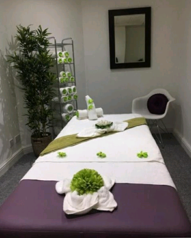 Deep tissue massage therapist and full body oil massage in Cambridge