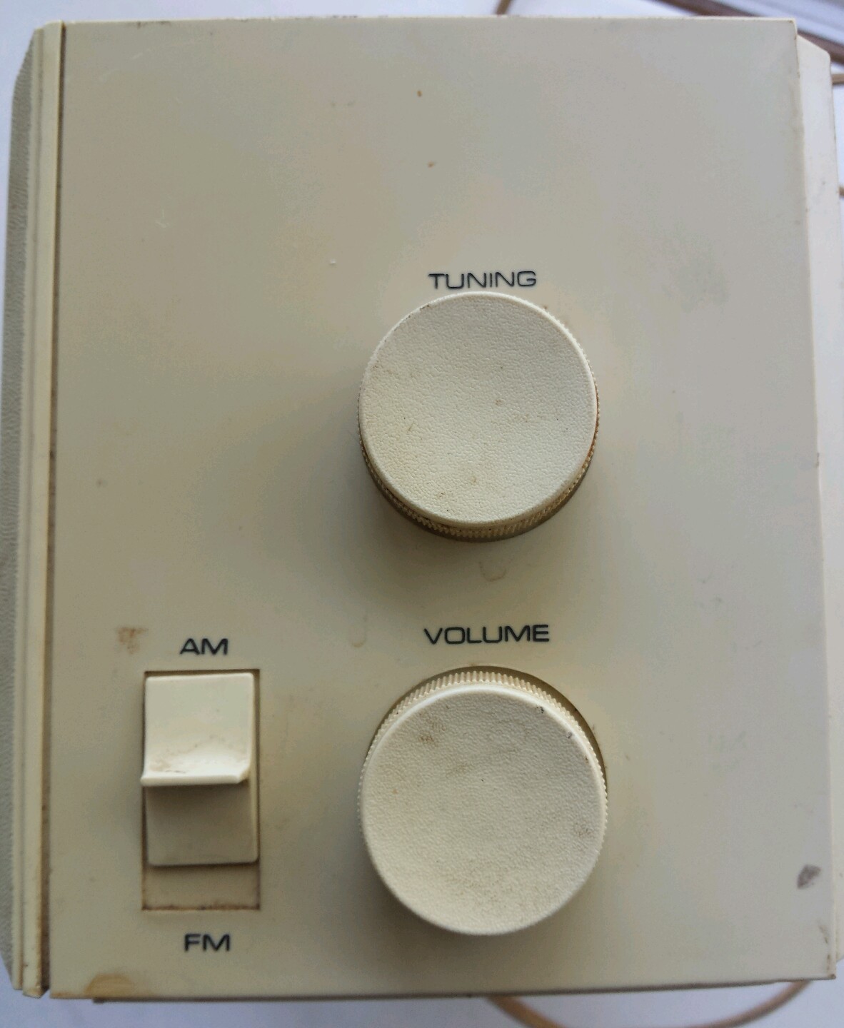 Vintage GE General Electric Solid State Tabletop AM/FM Alarm Clock Radio C4500A