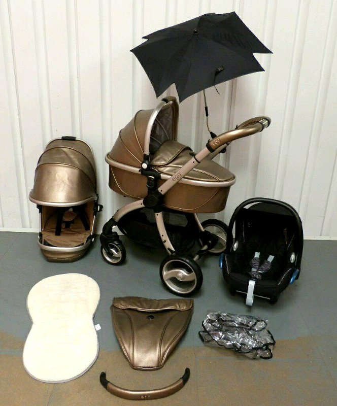 NEW EX DISPLAY EGG CARRYCOT IN HOLLYWOOD