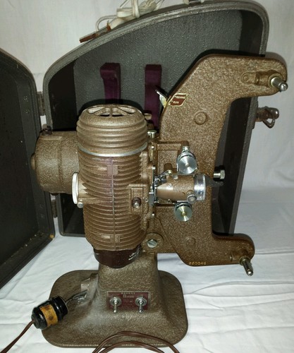 Bell & Howell Projector Regent 8MM Design 122 Model L