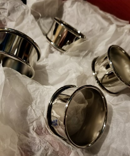 Godinger Silver Set of 4  Serving Round Silver Plated Napkin Rings New