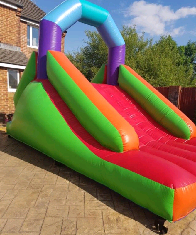 inflatable slide with blower