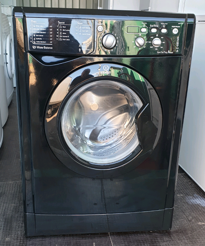 Indesit 7kg 1400rpm Washing Machine in Black in ClactononSea, Essex