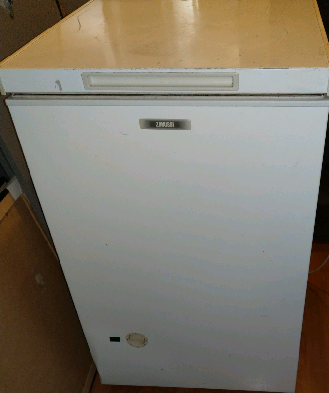 BARGAiN ZANUSSI CHEST FREEZER FULL WORKING DELIVERY FOR FUEL. in
