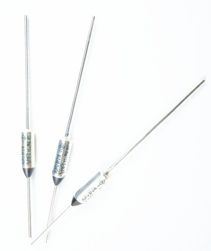 2 Pcs Aupo Thermal Fuse TF Cutoff 216℃ 250V 10A BF216-1 NEW 