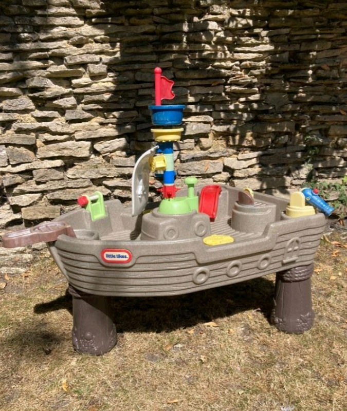 Little tikes pirate ship water table in Ringwood, Hampshire Gumtree
