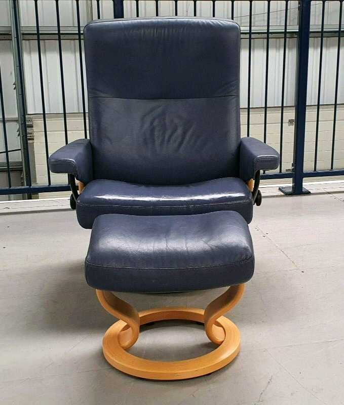 Ekornes Stressless swivel recliner leather chair & Stool 180520 in
