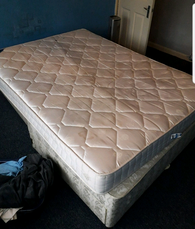 Lovely Double Divan Bed & Mattress Good Condition Can Deliver For £5 in Sandwell, West