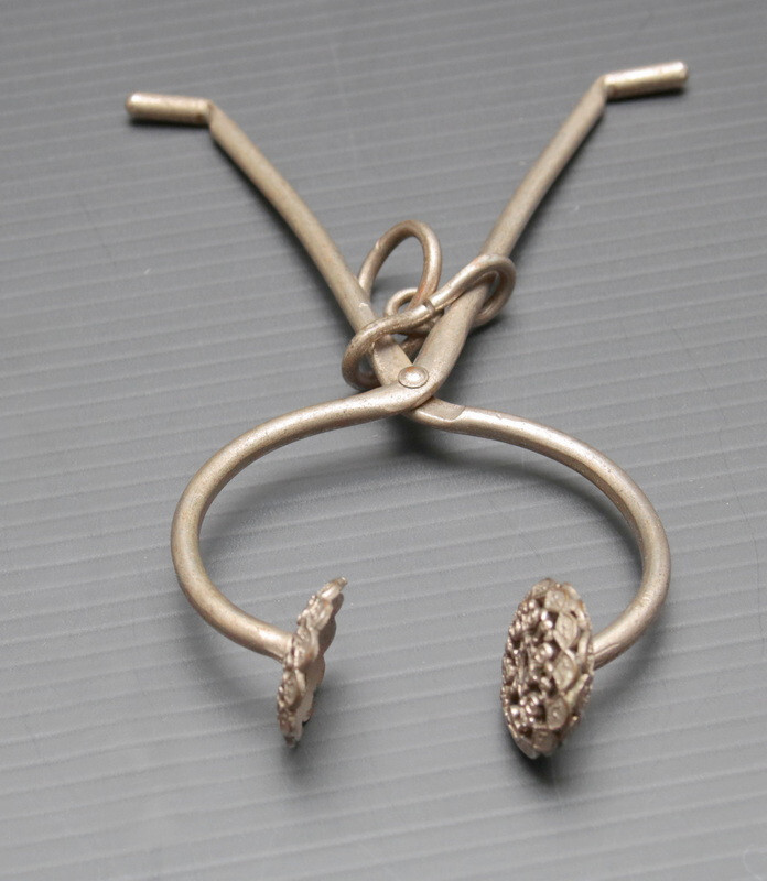 Saute Ruisseau, SoulÃ¨Ve Jupe, Ancien