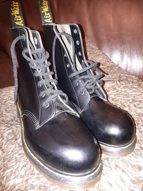 Gumtree doc martens online