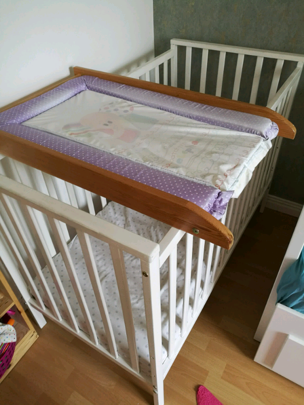 Changing mat over cot new arrivals