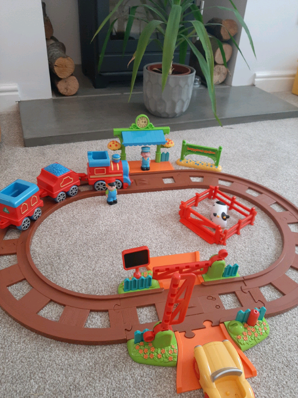 Happyland extra sale train track