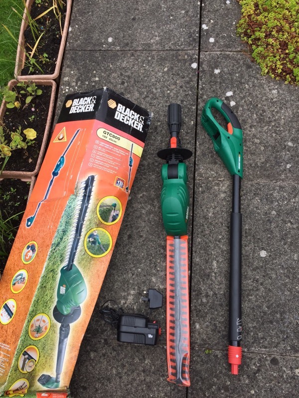 Black and decker hedge trimmer extended pole in Chesser, Edinburgh Gumtree