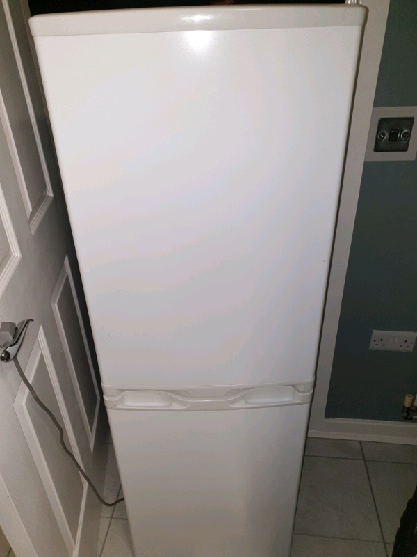 Cheap 5ft fridge freezer can deliver in Newton Aycliffe, County