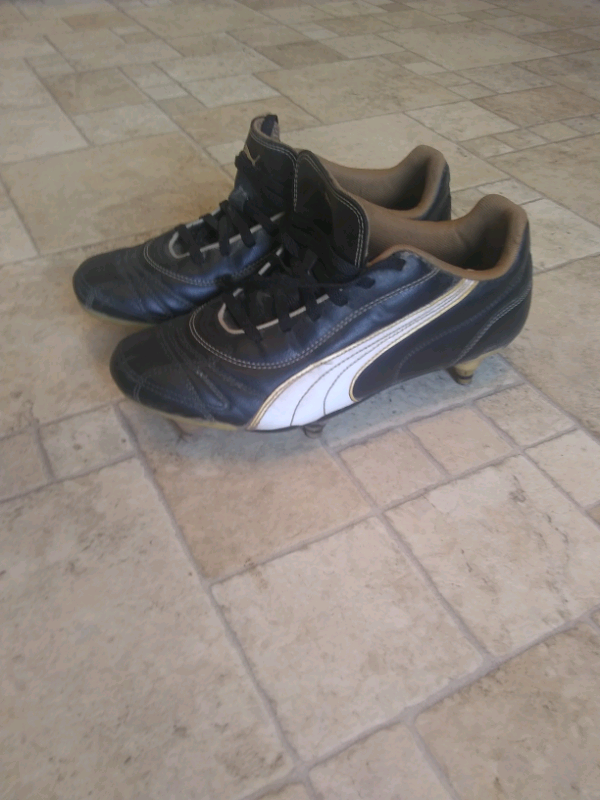 childrens size 9 football boots