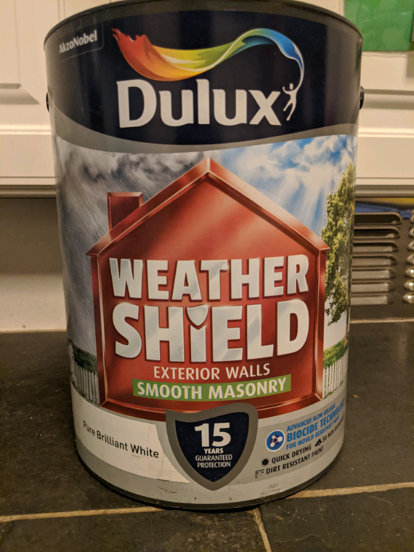 Dulux Weathershield Exterior White Masonry Paint 5L in Reading
