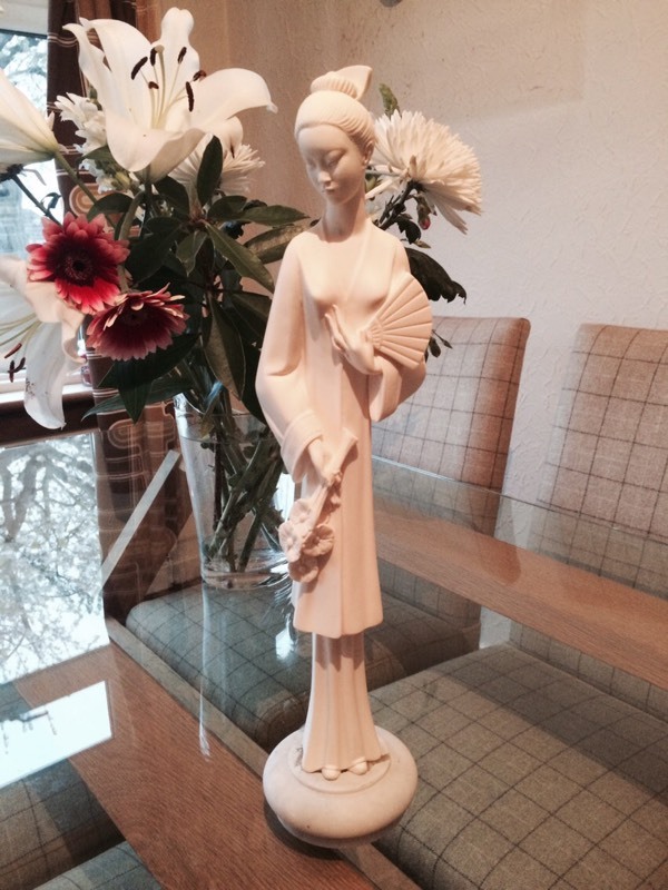 A. Gianelli Tall Vintage Japanese Lady Figurine in Marble / Alabaster