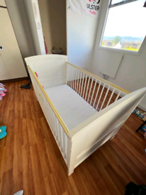 Babies &infant cot 