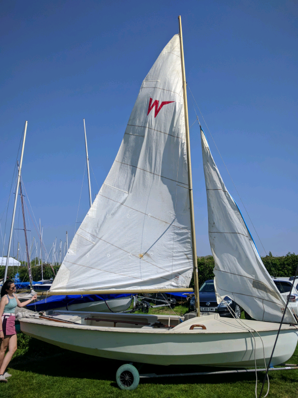 Wayfarer Sailing Dinghy, Mk1, ready to sail, needs some minor TLC in