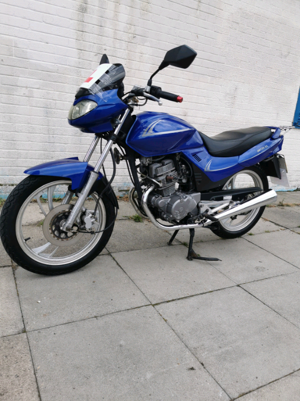 125cc twin cylinder motorbike